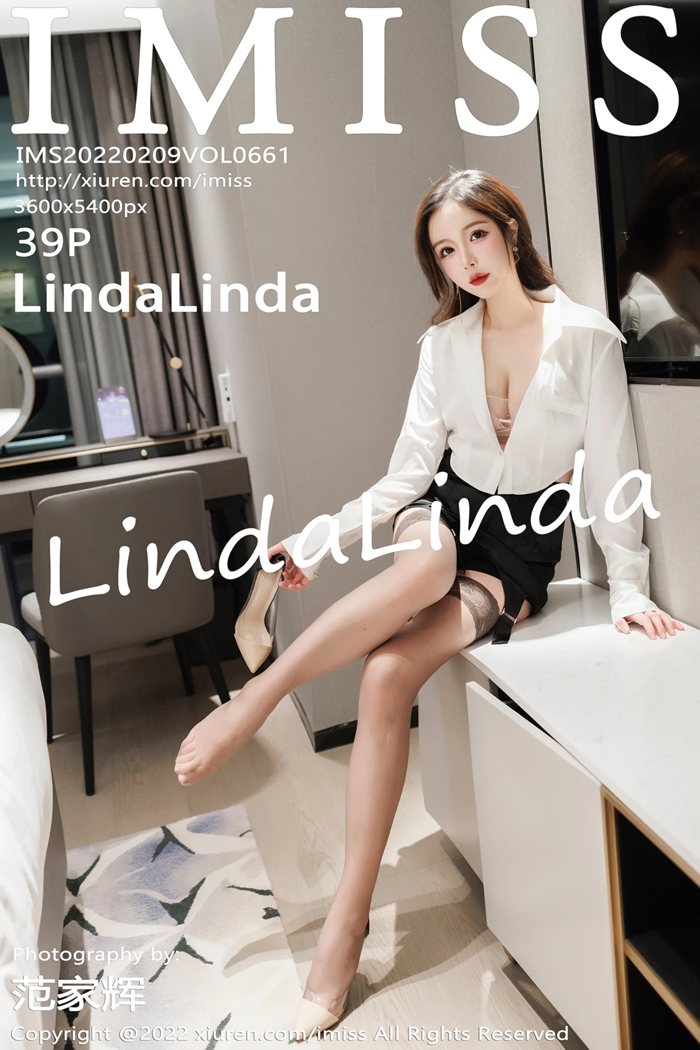 [IMISS爱蜜社]Vol.661_模特LindaLinda白色上衣配黑短裙半脱露性感内衣蕾丝袜诱惑写真39P-秀人网 - XiuRen.Xyz